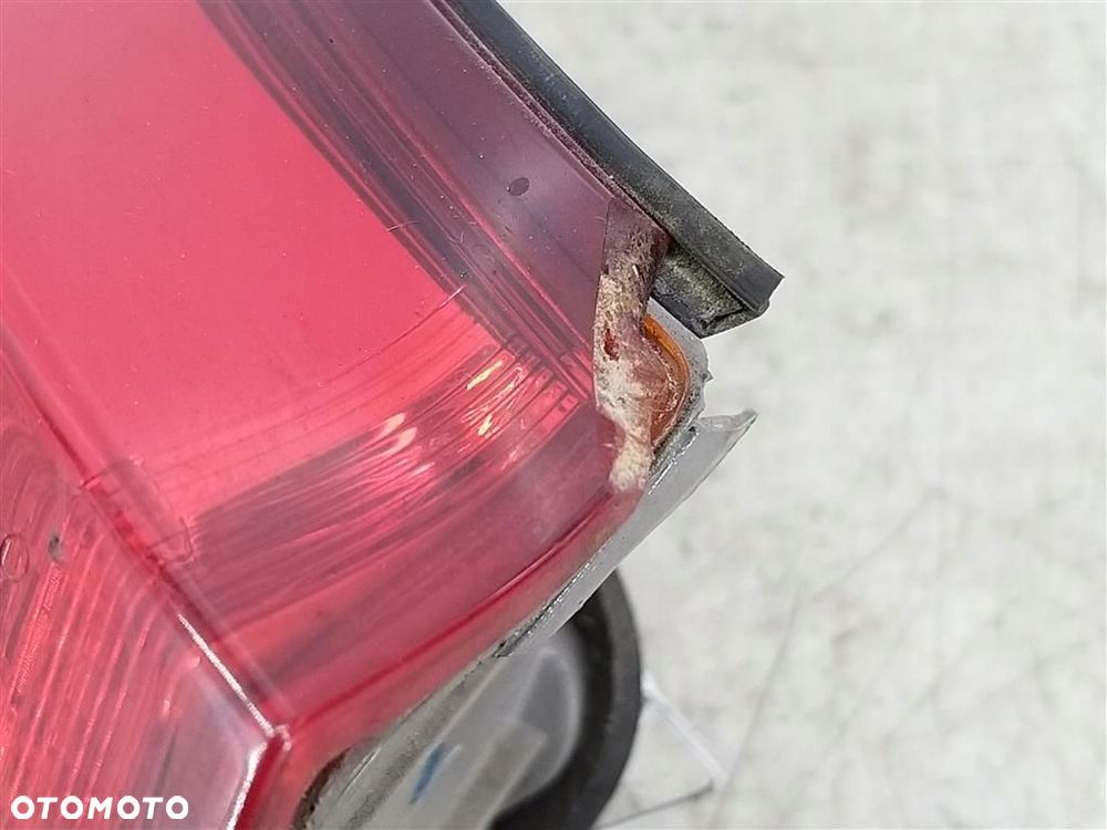 Lampa lewa tylna tył Lexus IS II PRZED LIFT SEDAN 2005-2010 - 5