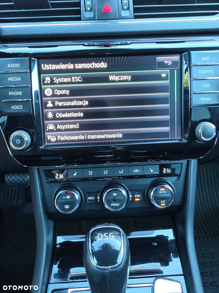 Skoda Superb 2.0 TDI Style DSG - 32
