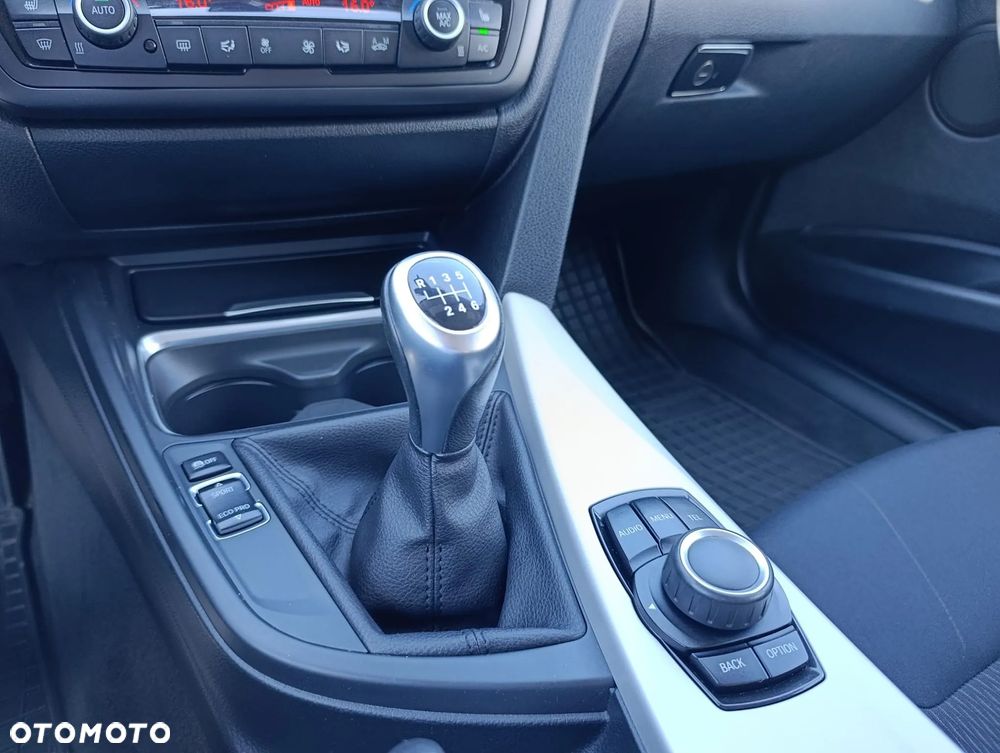 BMW Seria 3 320d - 19