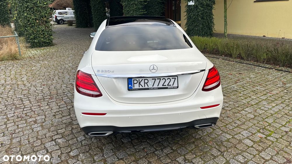 Mercedes-Benz Klasa E 220 d 9G-TRONIC - 12