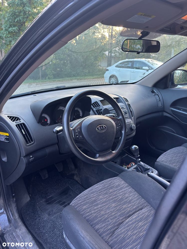 Kia Ceed 1.4 Comfort + - 12