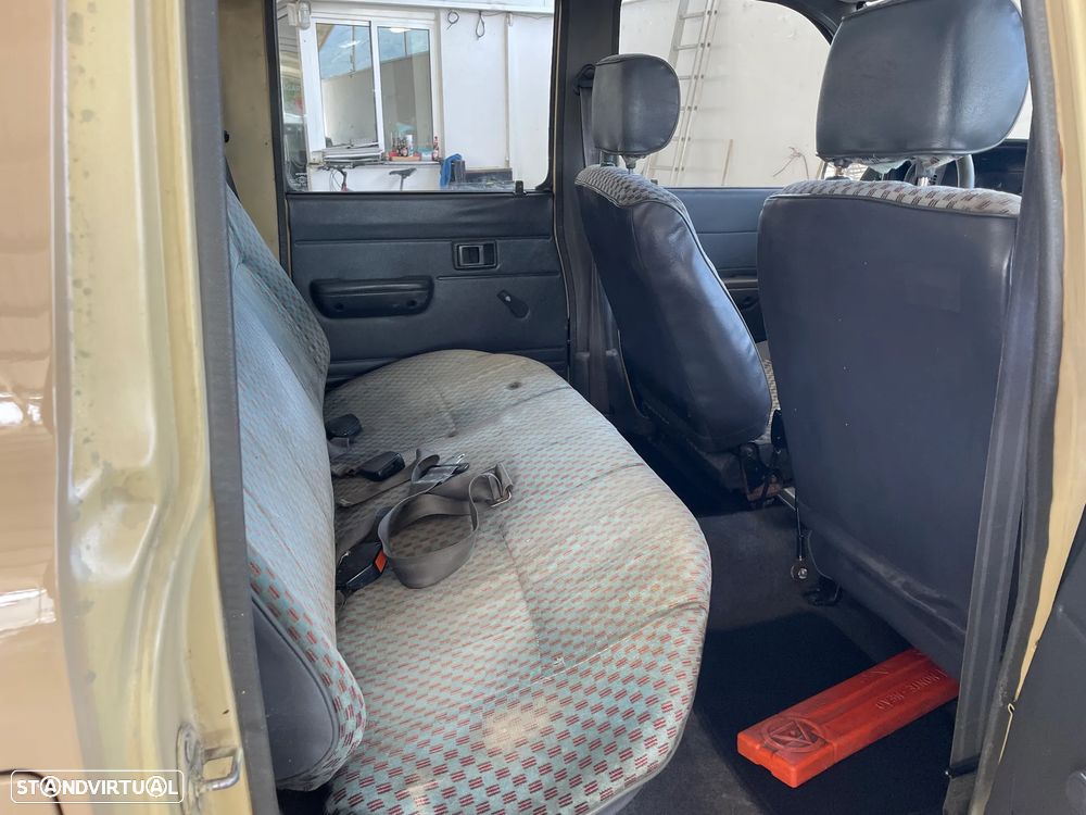 Toyota HILUX 2.4 D 4x4 C/DUPLA - 16