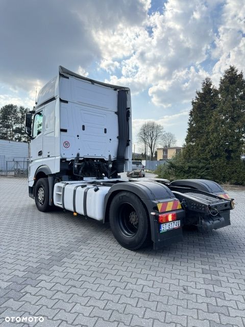 Mercedes-Benz Actros - 7