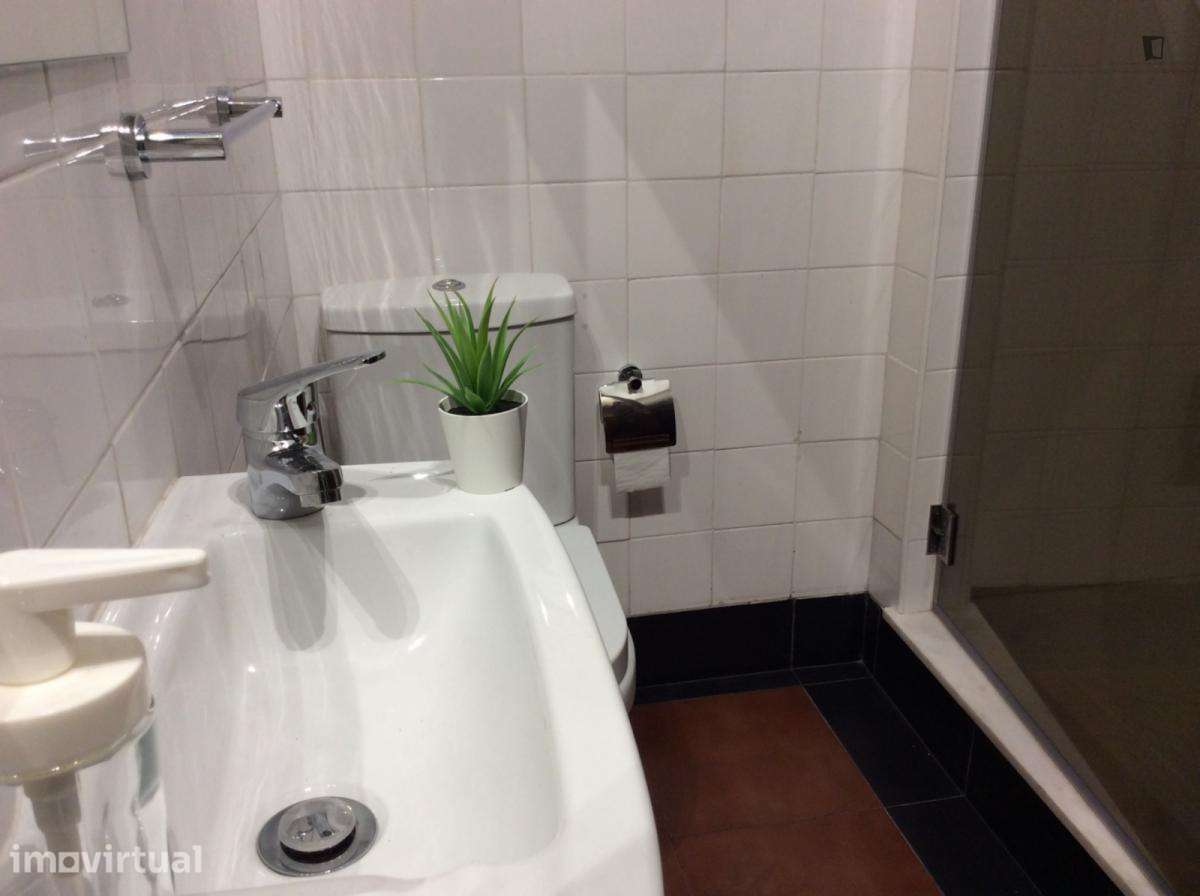 Quarto - localizado em Cedofeita Porto - Grande imagem: 3/12