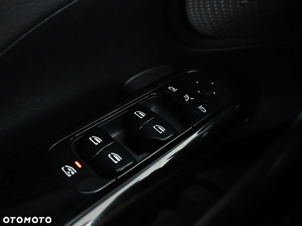 Mercedes-Benz Klasa C 200 d mHEV - 35