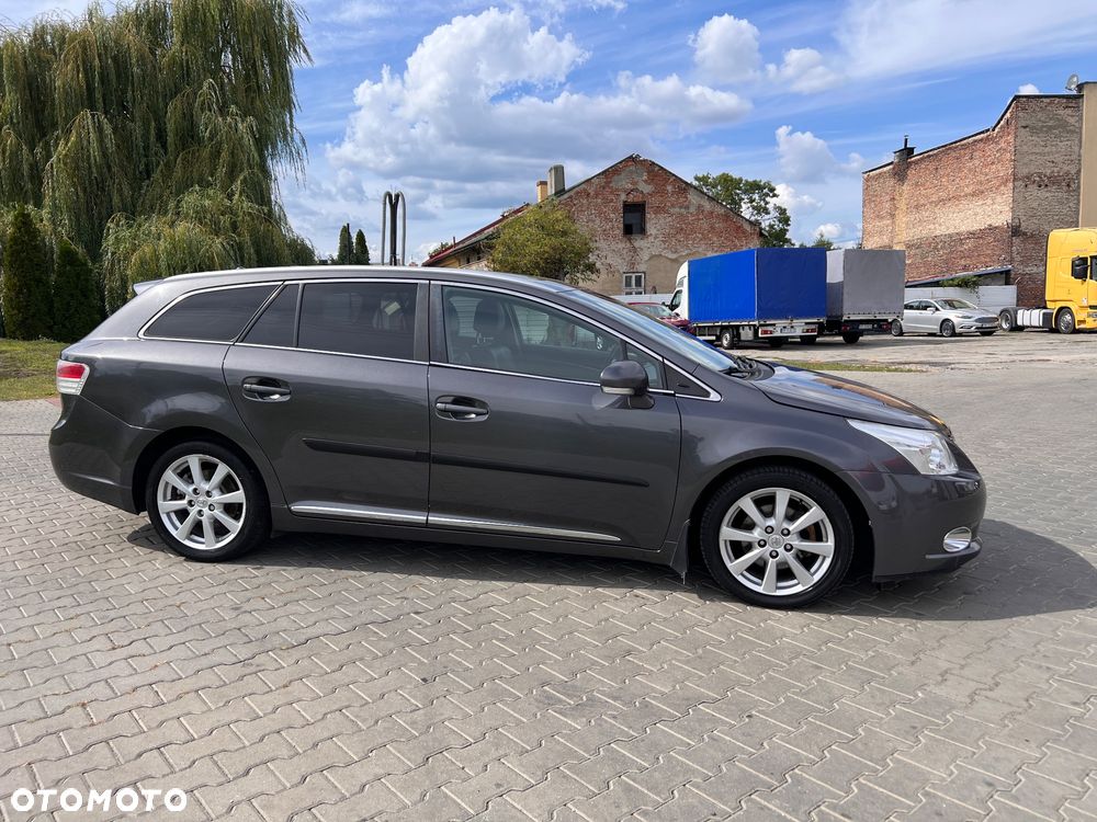 Toyota Avensis - 4