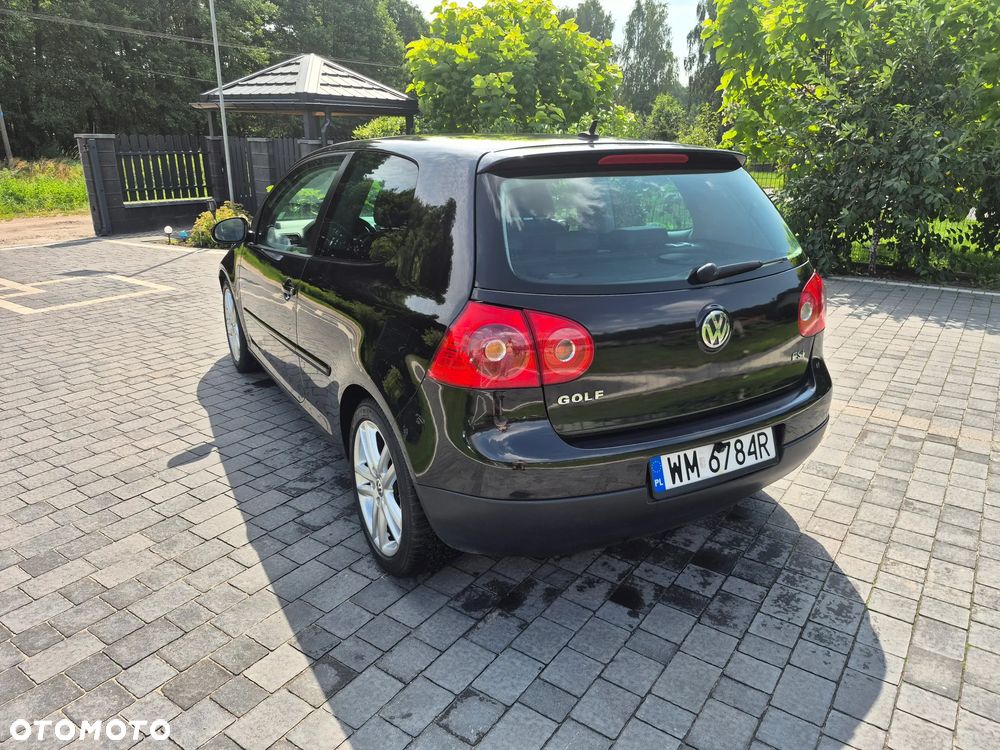 Volkswagen Golf 1.6 FSI Sportline - 3