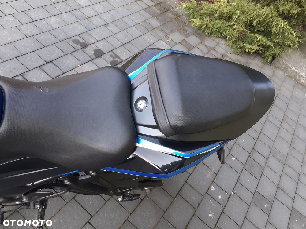 Suzuki GSX - 12