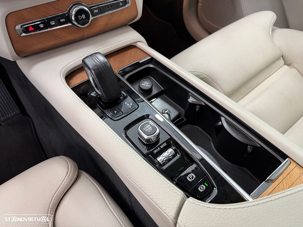 Volvo XC 90 2.0 B5 Momentum Plus AWD - 18