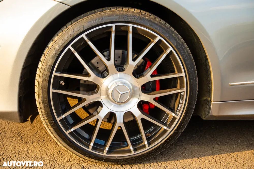 Mercedes-Benz E - 12