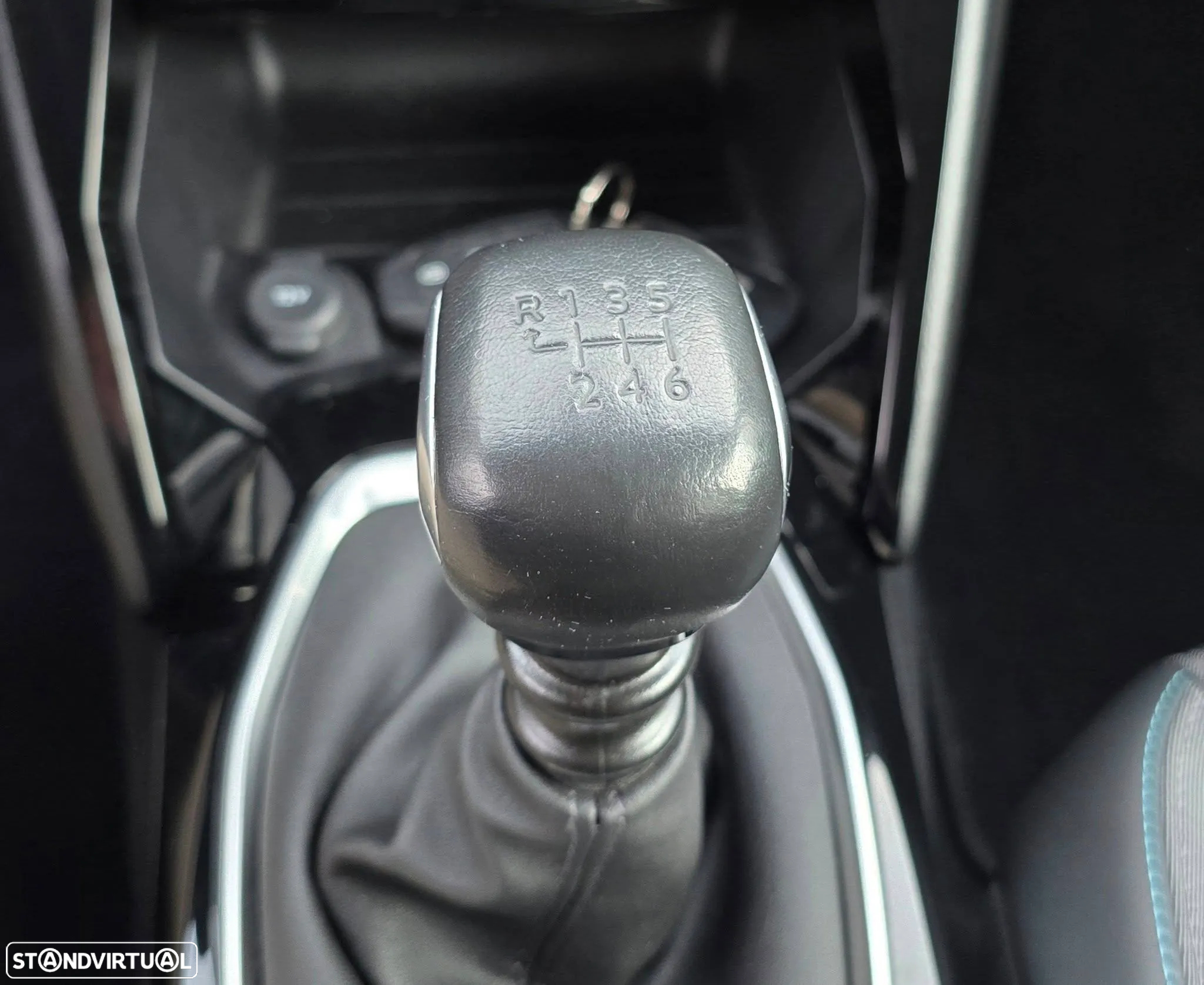 Peugeot 2008 1.2 PureTech Allure - 19