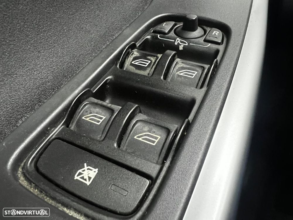 Volvo XC 60 D5 Momentum - 29