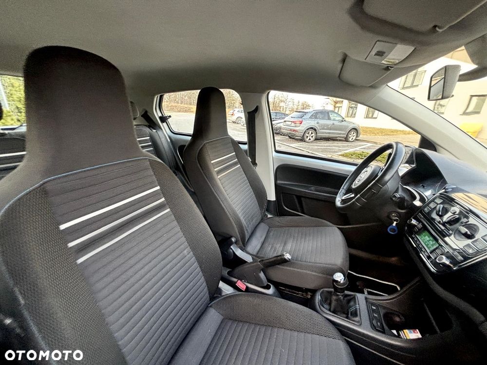 Volkswagen up! 1.0 cross - 15