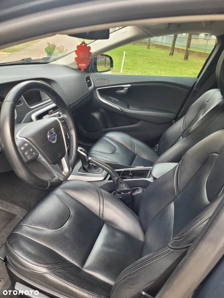 Volvo V40 T4 Momentum - 10