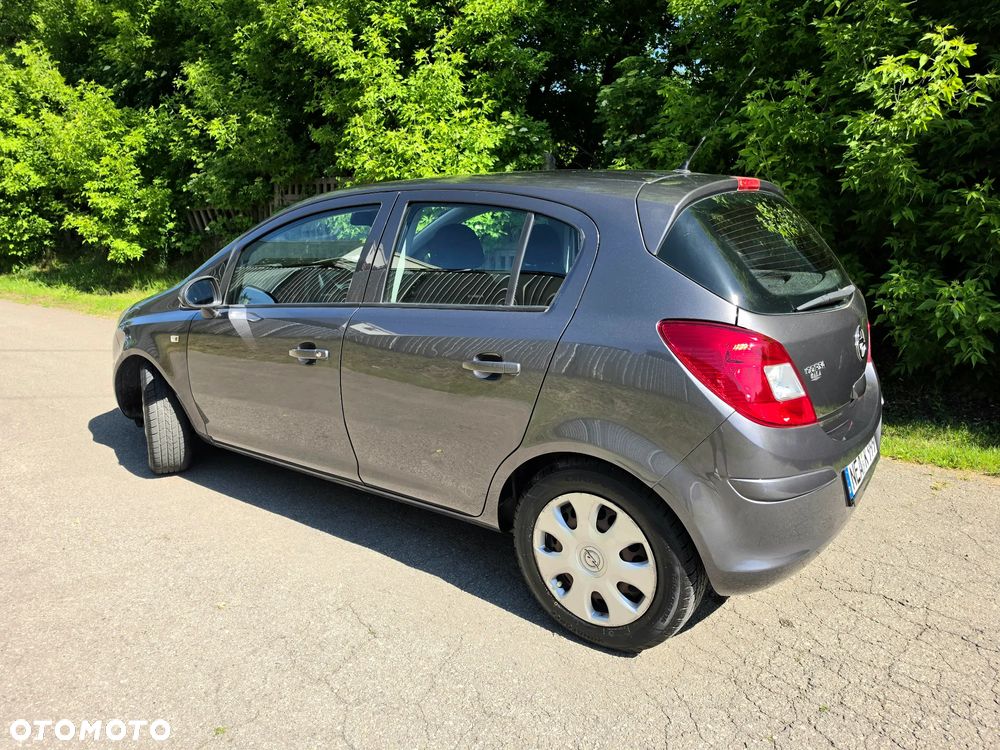 Opel Corsa 1.2 16V Essentia - 13