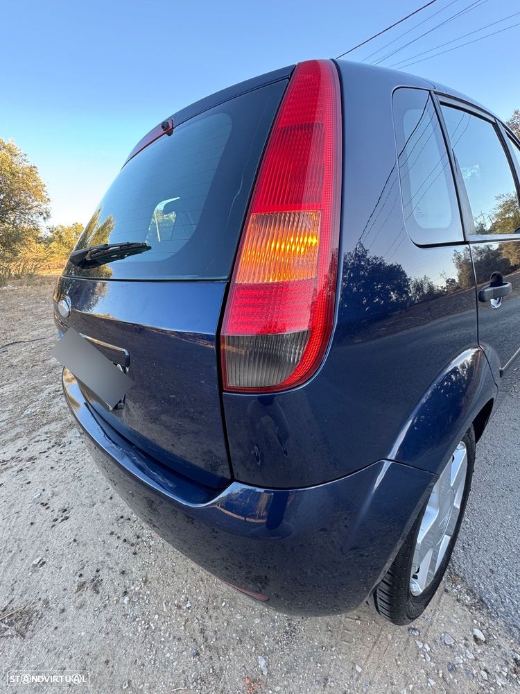 Ford Fiesta 1.25 Ghia - 8