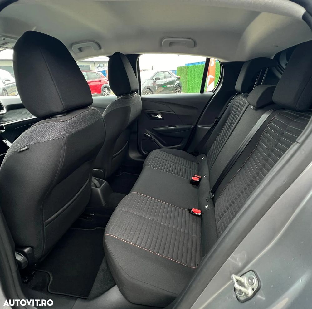Peugeot 208 PureTech 100 Business - 8