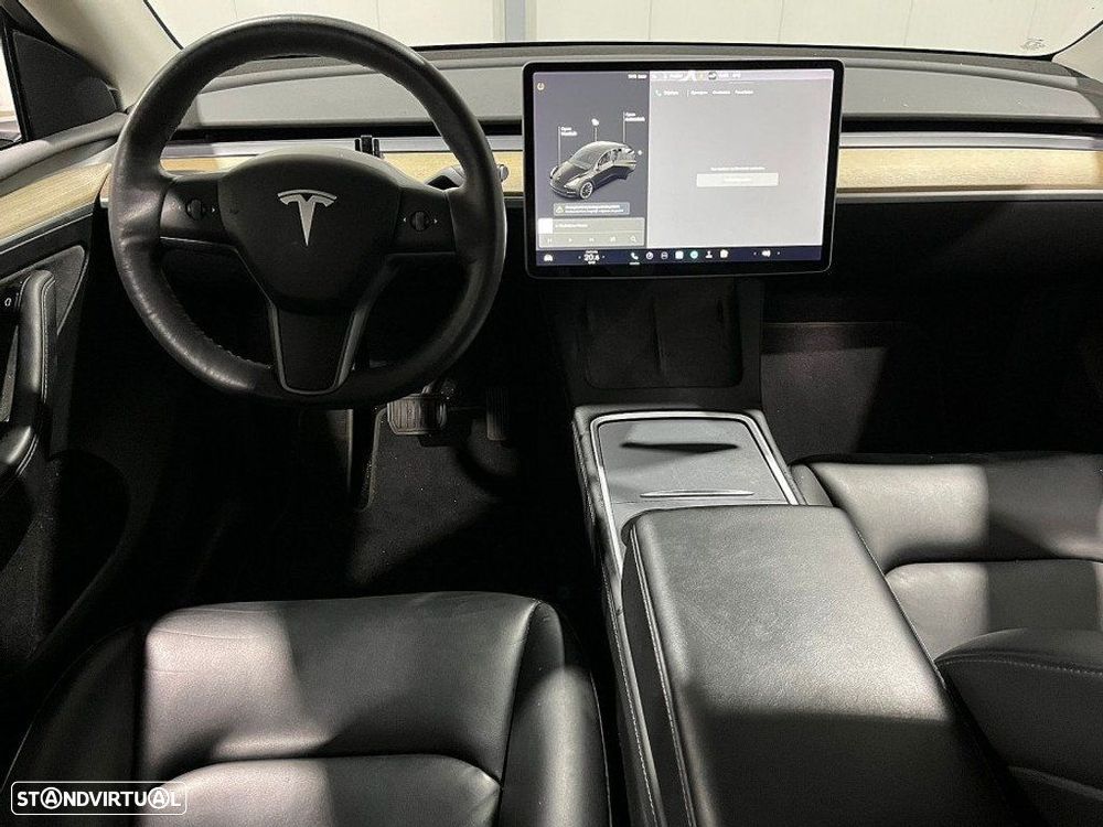 Tesla Model Y Long-Range RWD - 5
