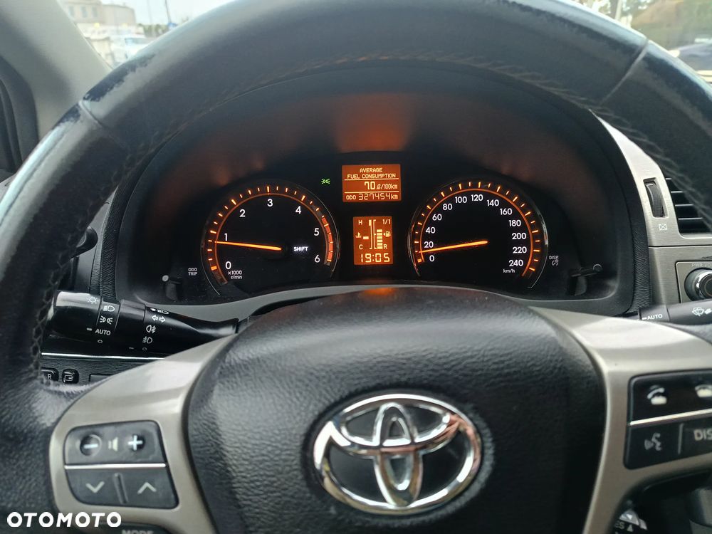 Toyota Avensis - 13