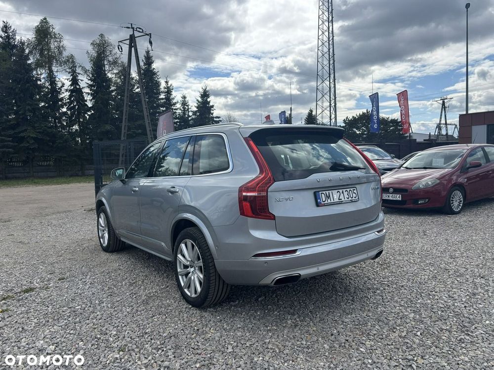 Volvo XC 90 - 9