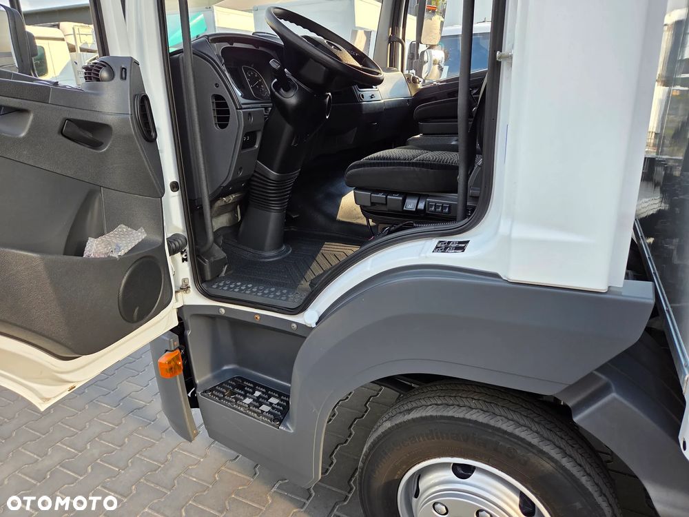 Mercedes-Benz Atego 821 - 25