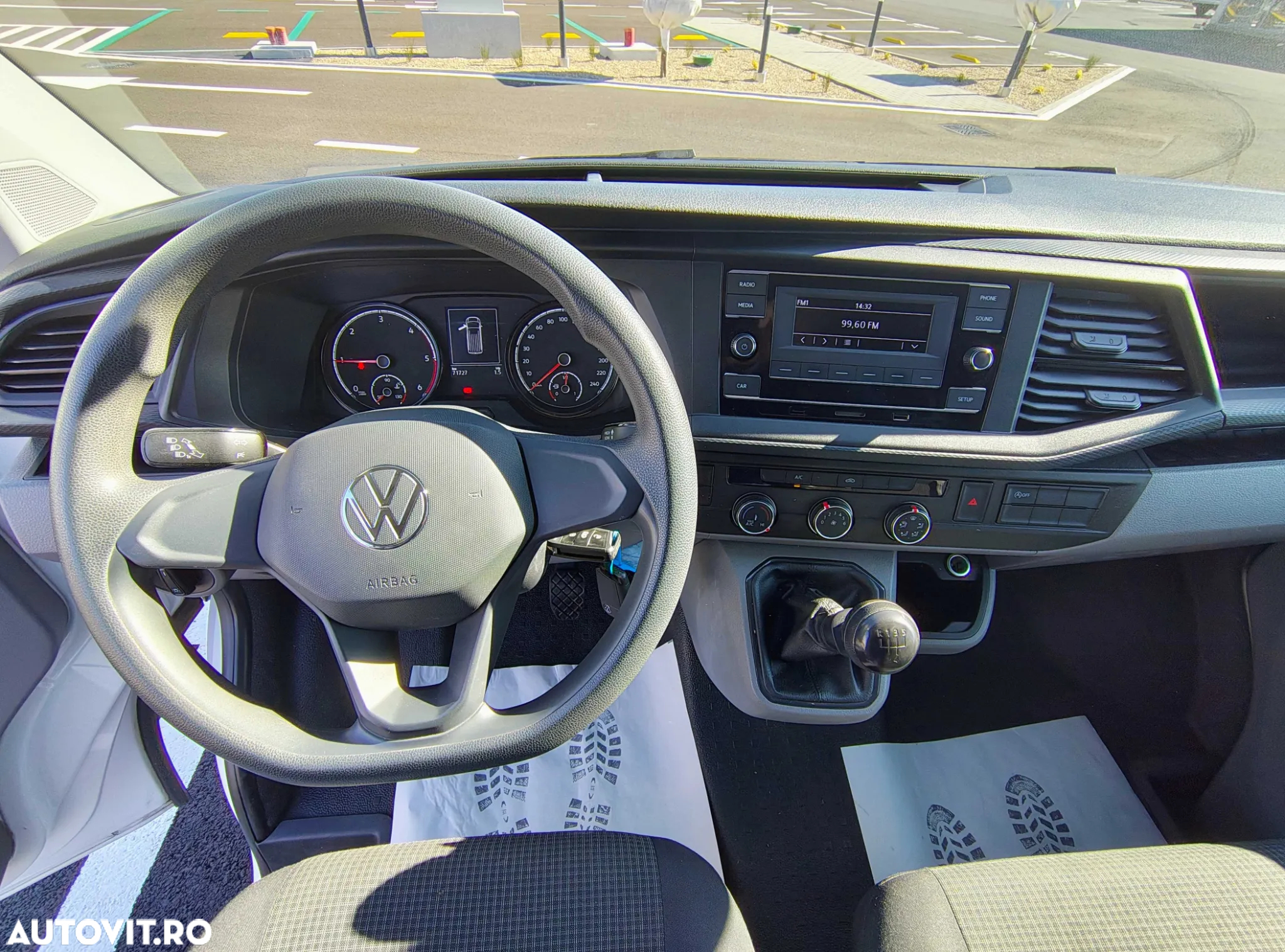 Volkswagen Transporter - 9