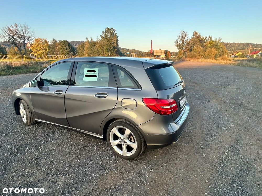 Mercedes-Benz B-Class 2012 photo 3