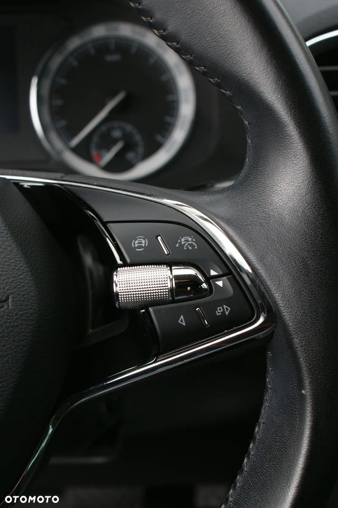 Skoda Karoq 1.5 TSI ACT 4x2 Style DSG - 17