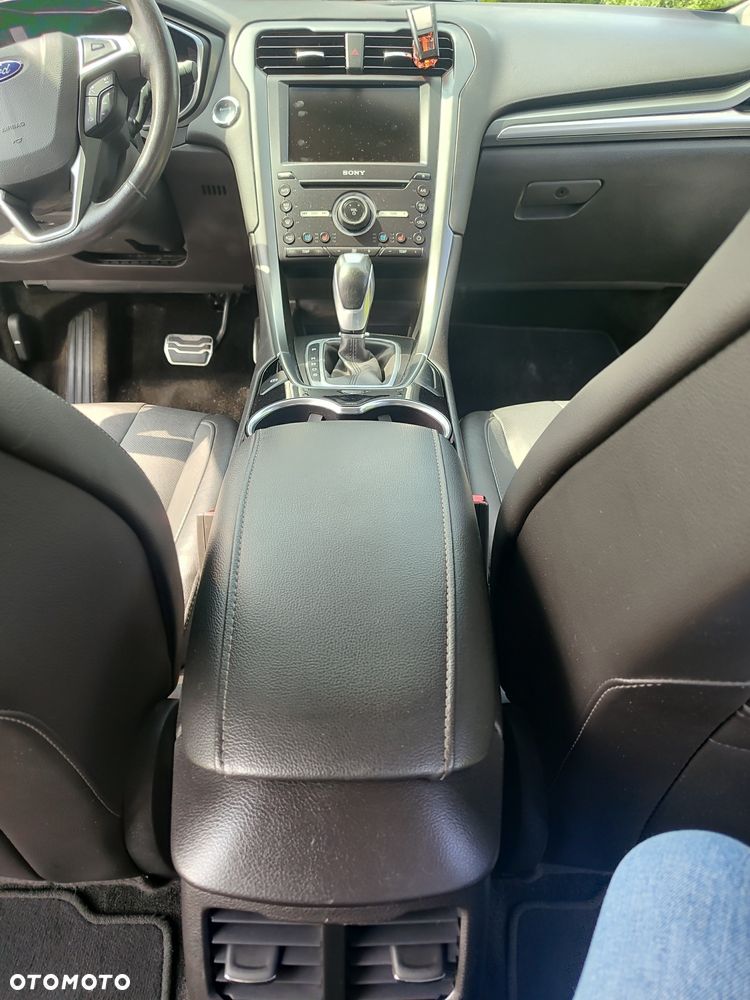 Ford Fusion - 7