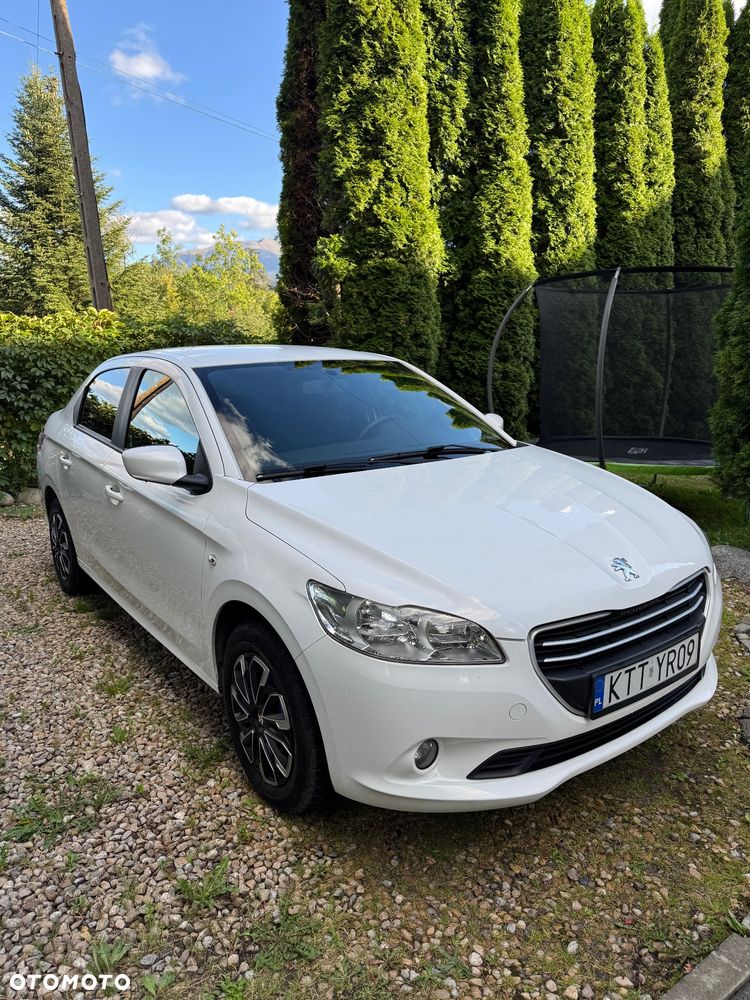 Peugeot 301 1.2 Pure Tech Active - 1
