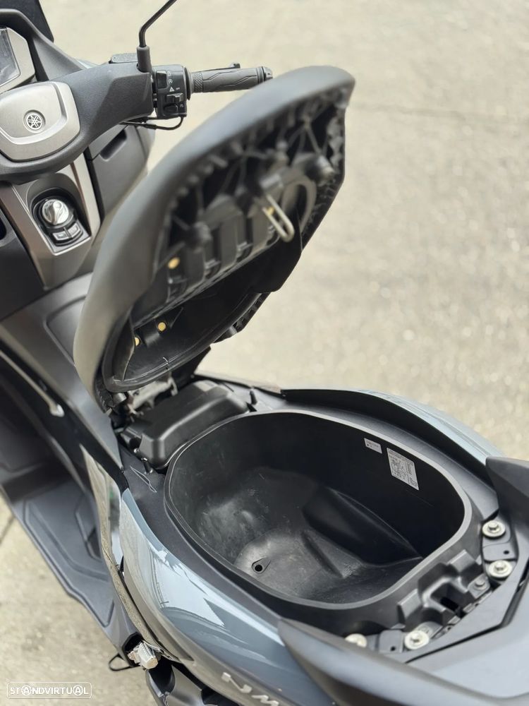 Yamaha NMAX - 11