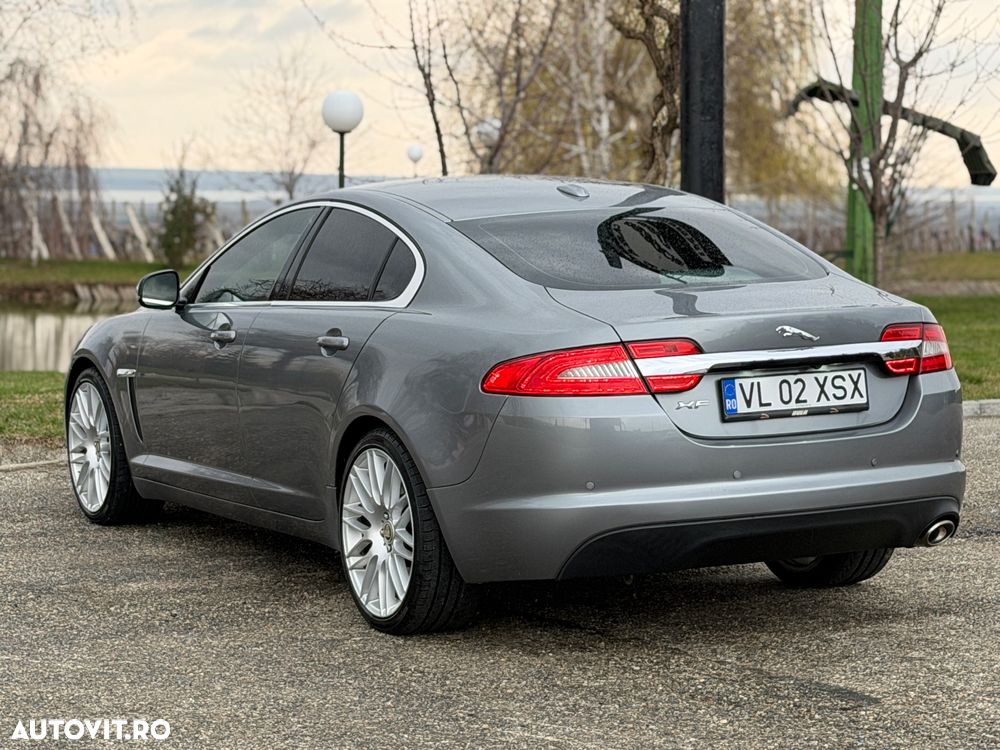 Jaguar XF 2.2 - 5