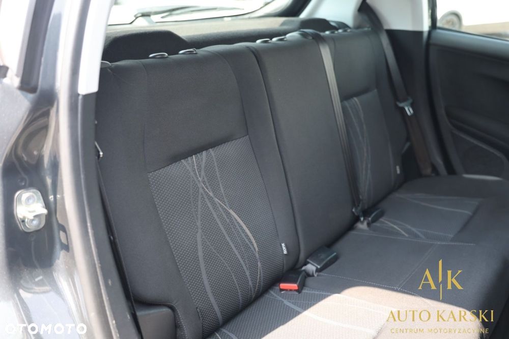 Peugeot 208 - 33