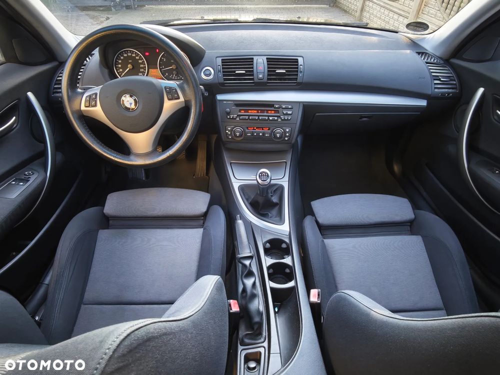 BMW Seria 1 118i - 28