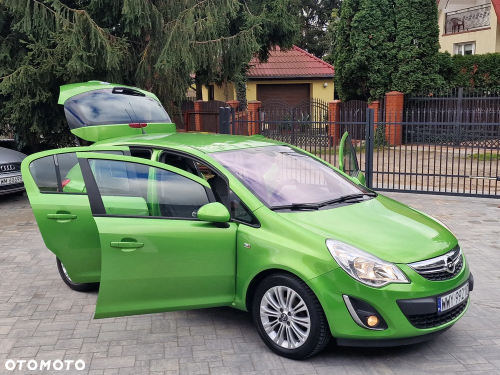 Opel Corsa 1.4 16V Cosmo - 11