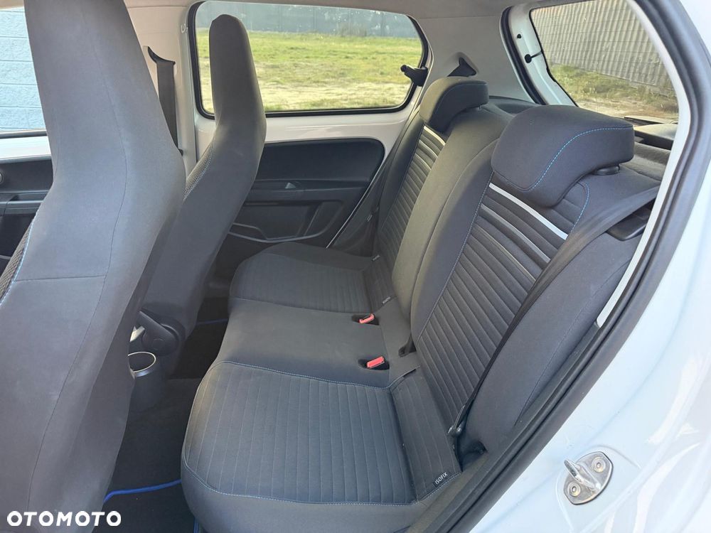 Volkswagen up! - 16