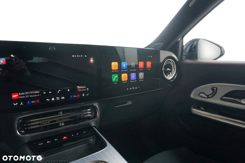 Mercedes-Benz GLB - 11