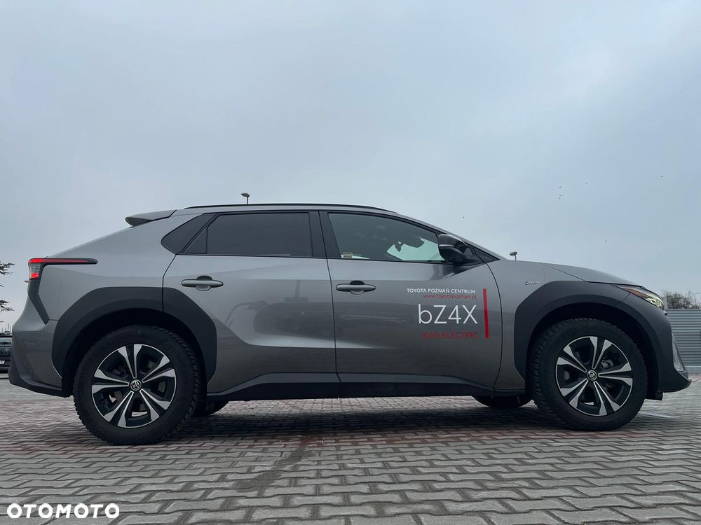 Toyota bZ4X - 7