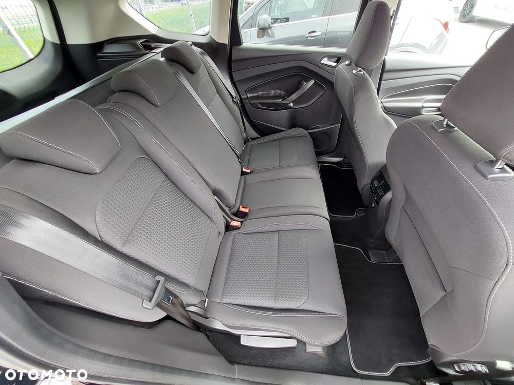 Ford Kuga 2.0 TDCi 2x4 Titanium - 11