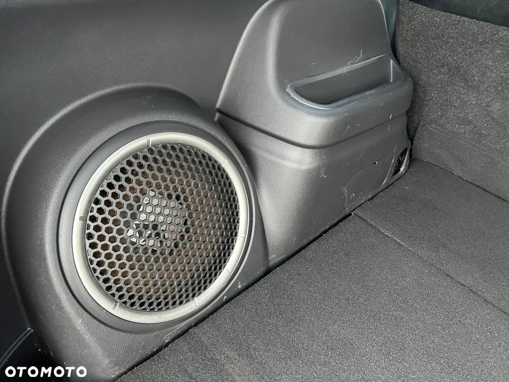 Mitsubishi Outlander 2.0 4WD Plus - 25