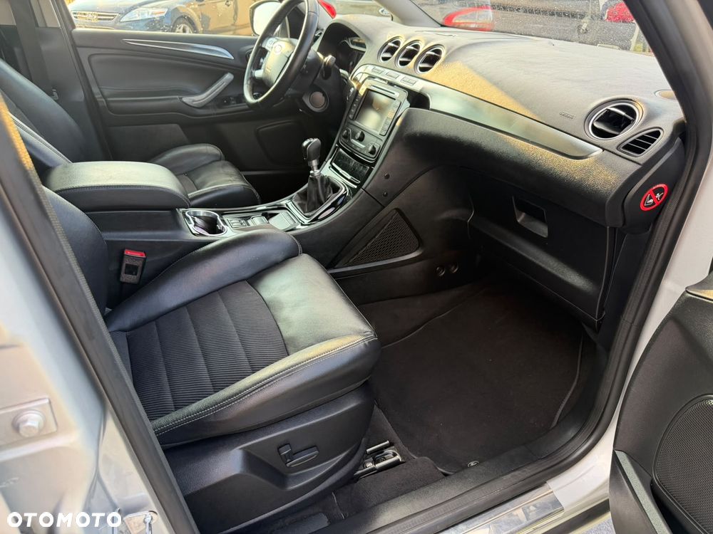 Ford S-Max - 9