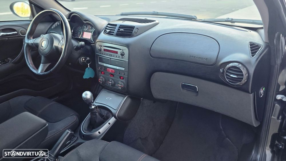 Alfa Romeo GT 1.9 JTD M-JET Q2 - 16