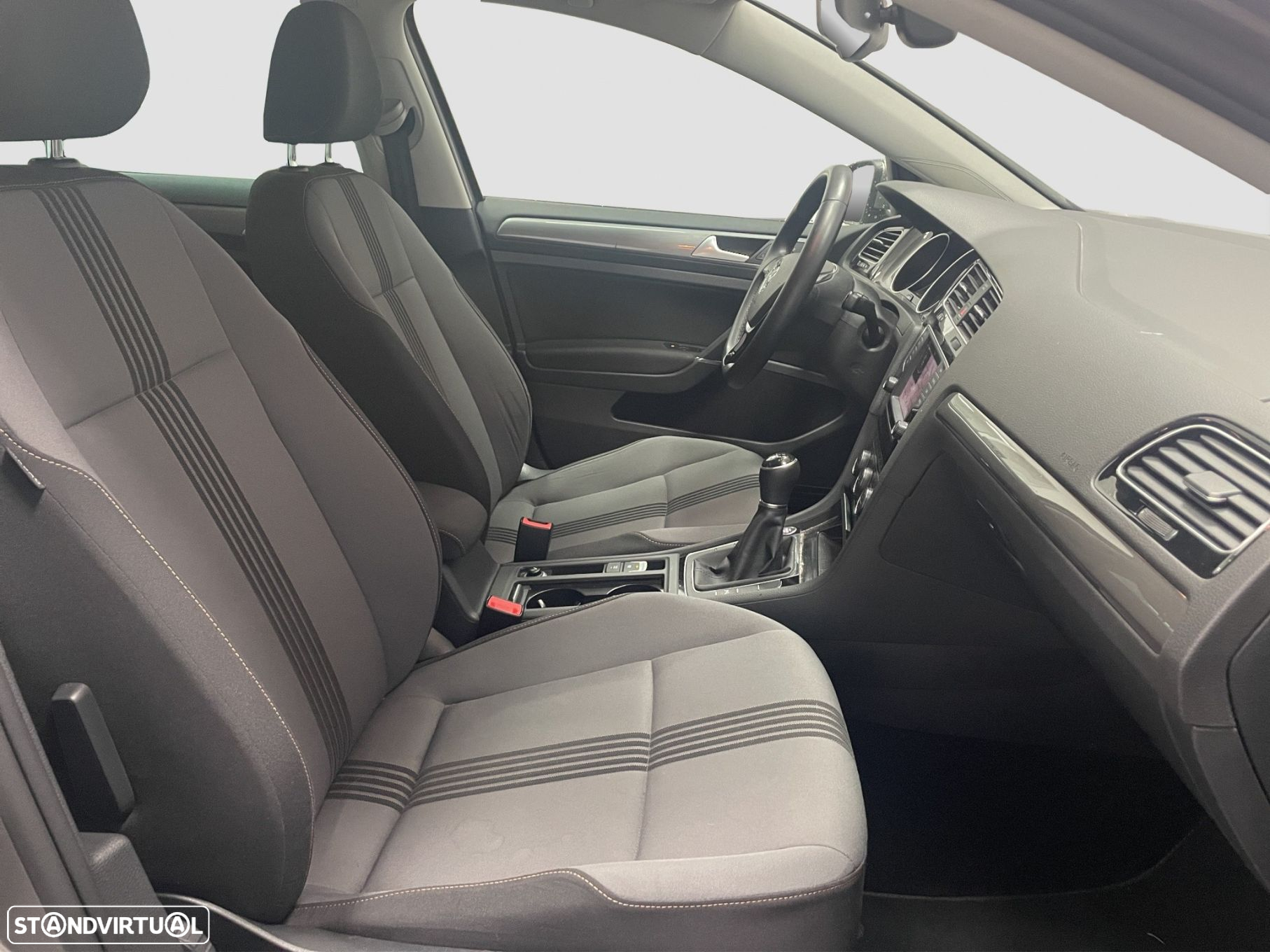 VW Golf 1.6 TDi BlueMotion Confortline - 9