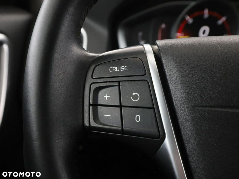 Volvo XC 60 D3 Geartronic Momentum - 32