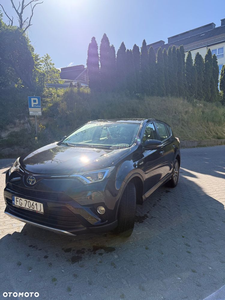 Toyota RAV4 - 1