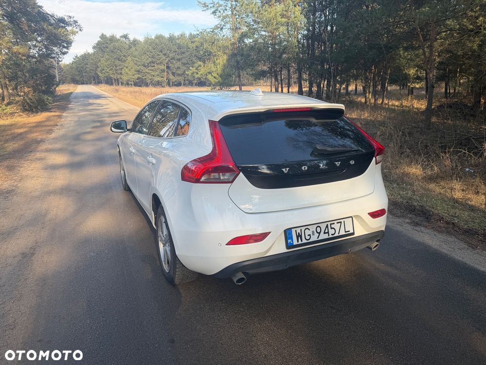 Volvo V40 D3 Momentum - 23