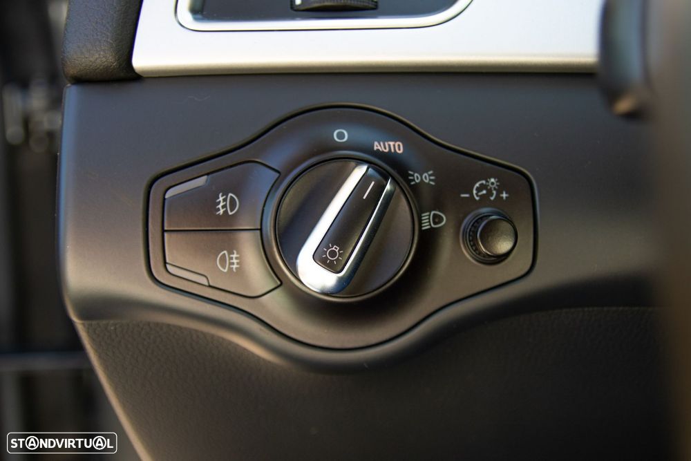 Audi A4 Avant 2.0 TDI Advance - 21