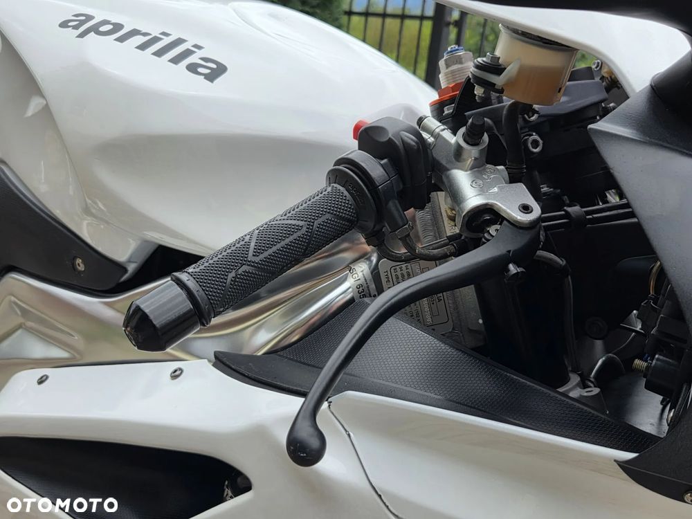 Aprilia RSV - 38