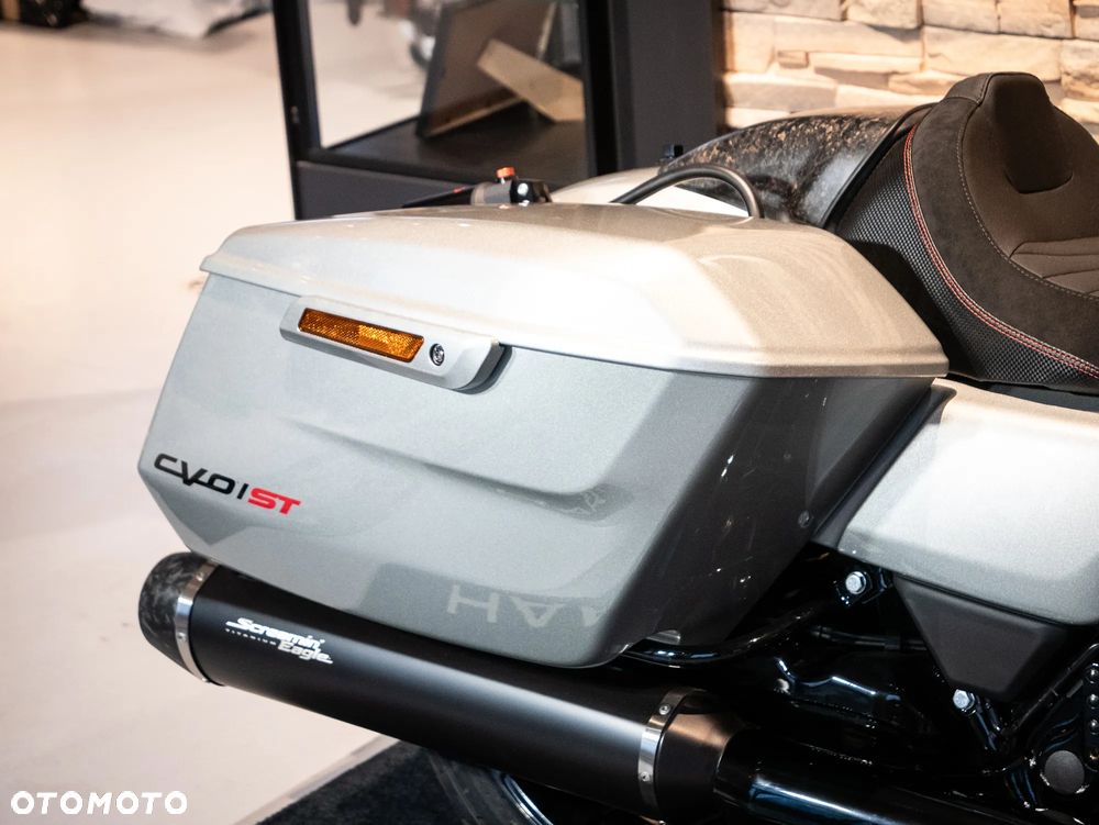 Harley-Davidson Touring Road Glide - 23