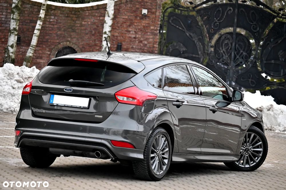 Ford Focus 1.5 EcoBoost ST-Line - 15